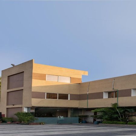 Kochi Oyo 79233 Hotel Hive Stays المظهر الخارجي الصورة