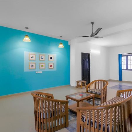 Kochi Oyo 79233 Hotel Hive Stays المظهر الخارجي الصورة