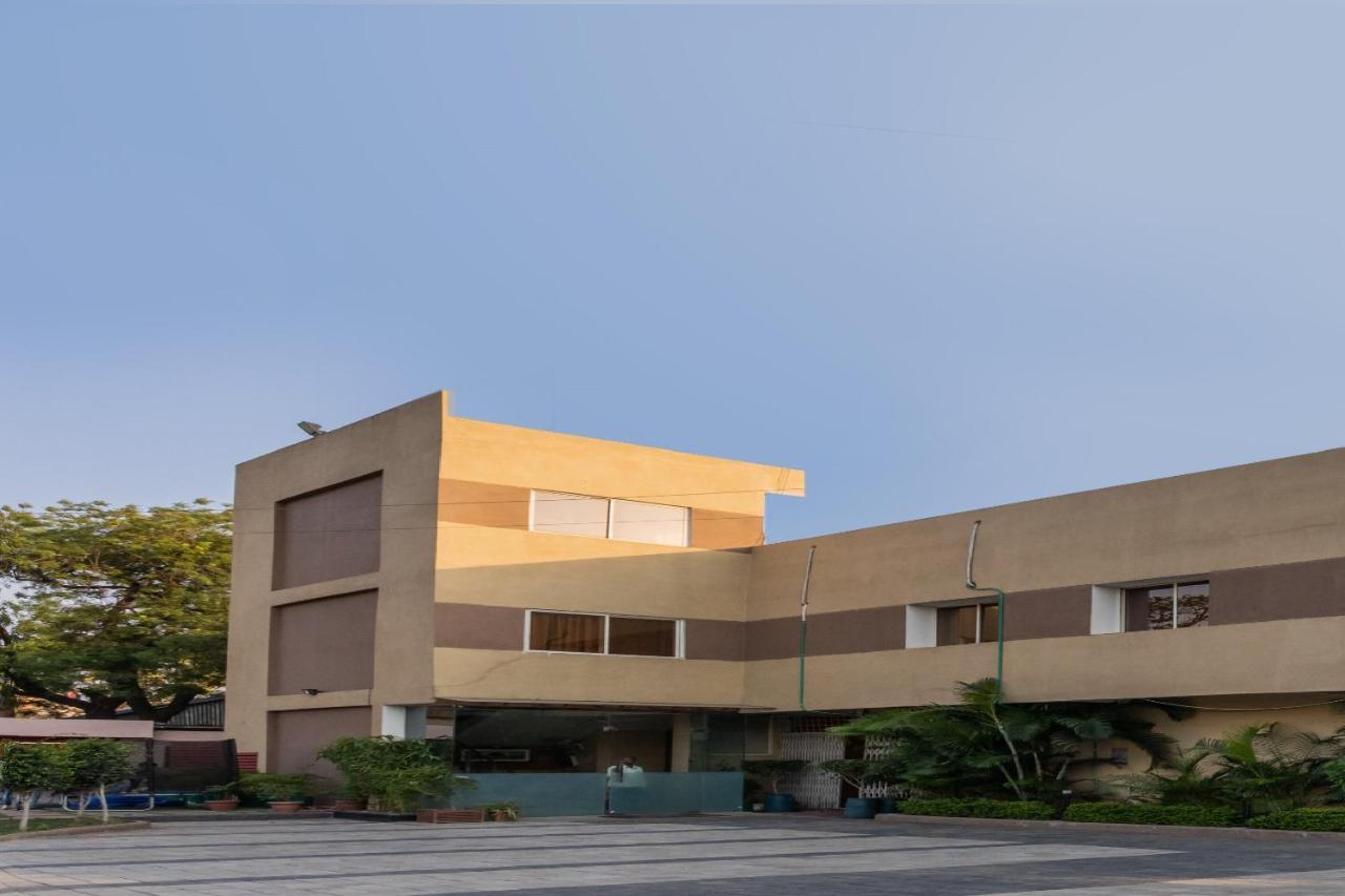 Kochi Oyo 79233 Hotel Hive Stays المظهر الخارجي الصورة