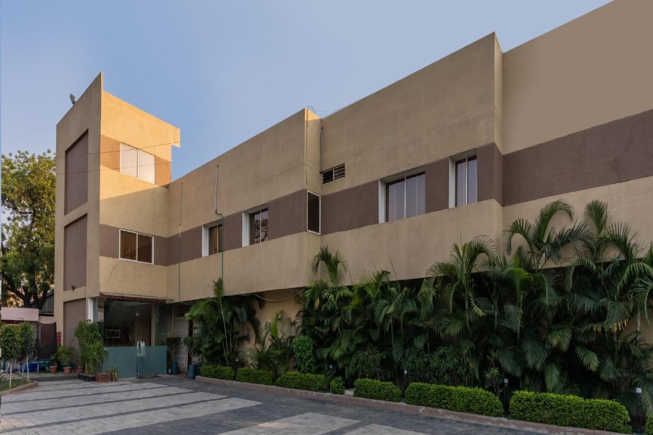 Kochi Oyo 79233 Hotel Hive Stays المظهر الخارجي الصورة