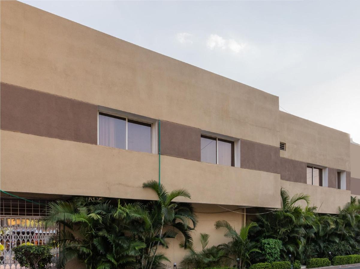 Kochi Oyo 79233 Hotel Hive Stays المظهر الخارجي الصورة