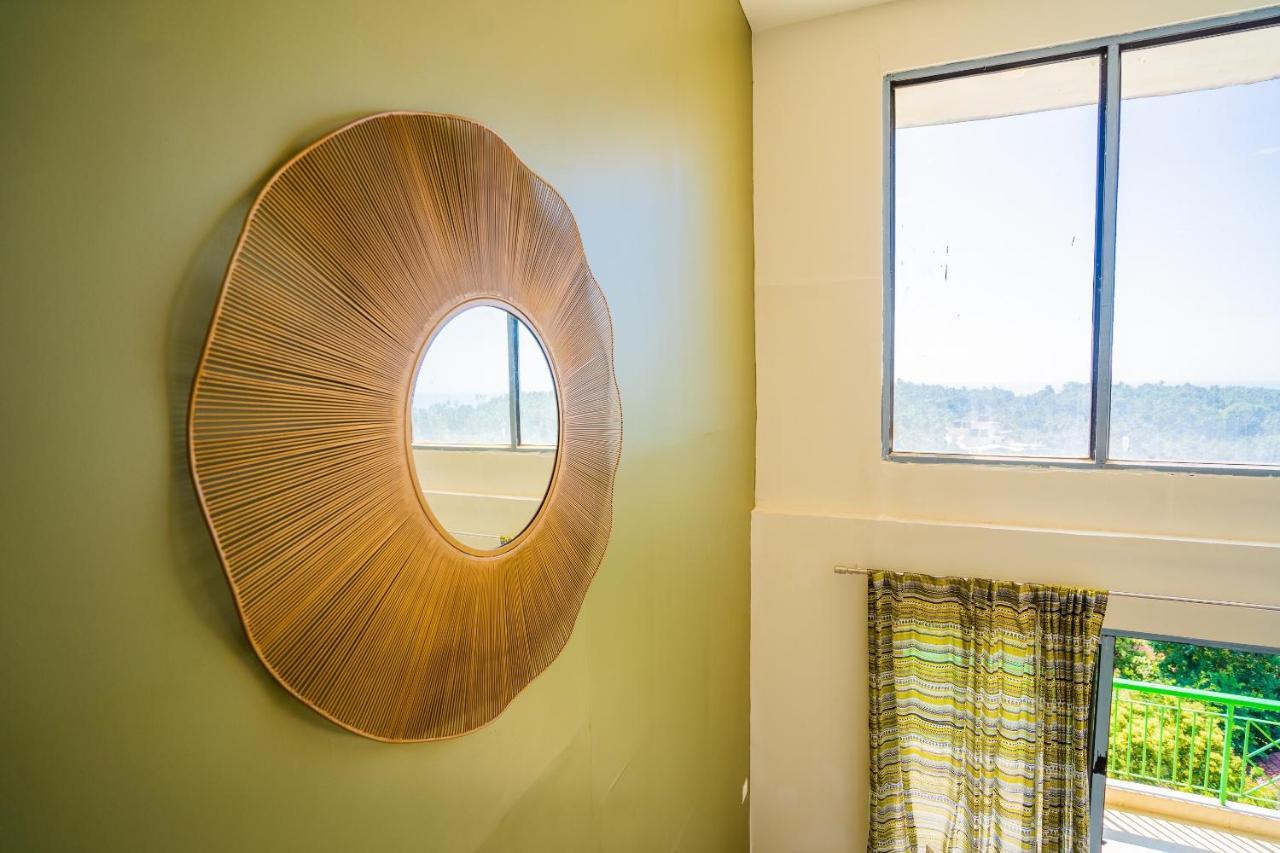 Kochi Oyo 79233 Hotel Hive Stays المظهر الخارجي الصورة